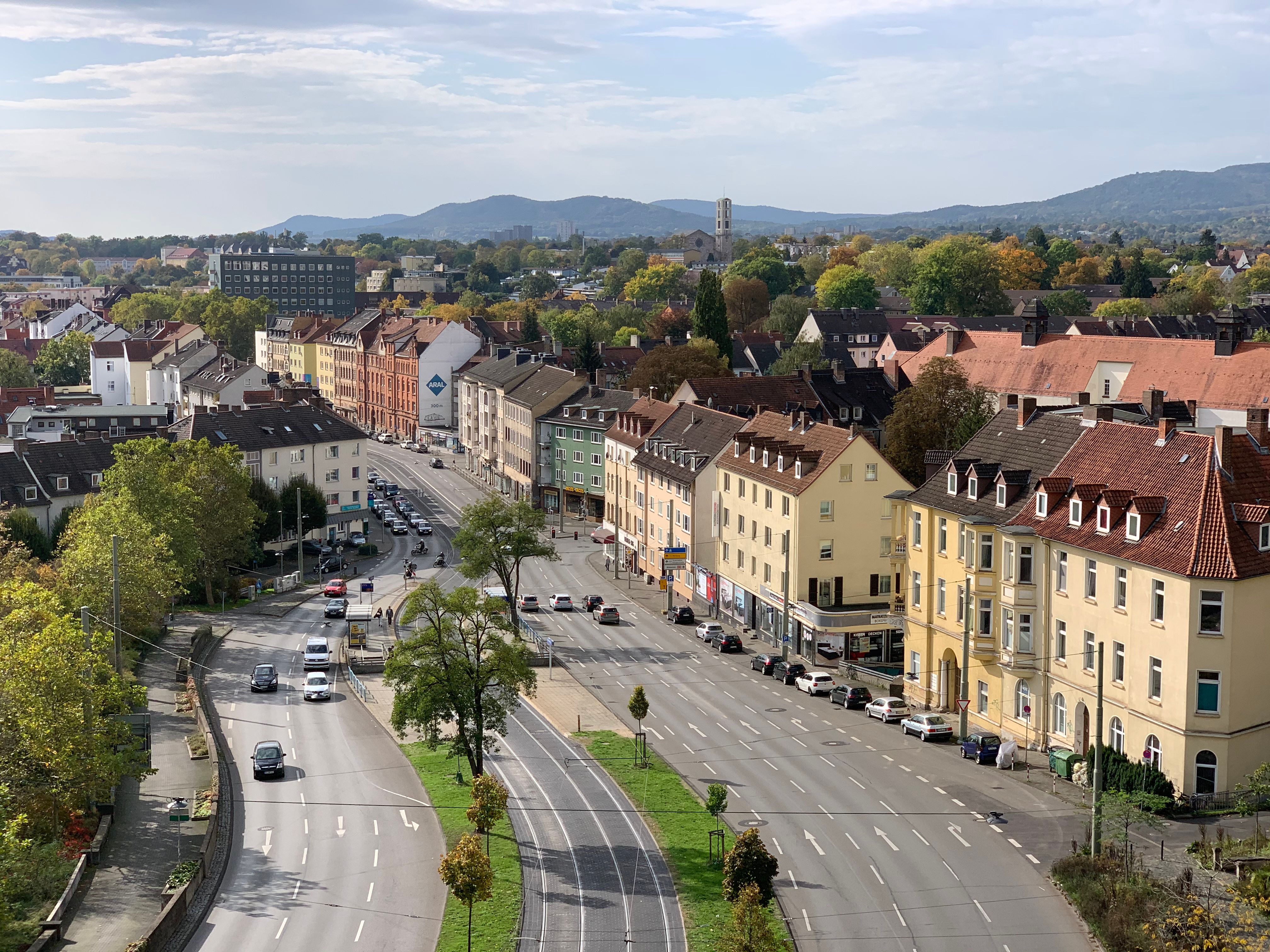 Parkplätze im Innenhof der NEUREA-Praxis